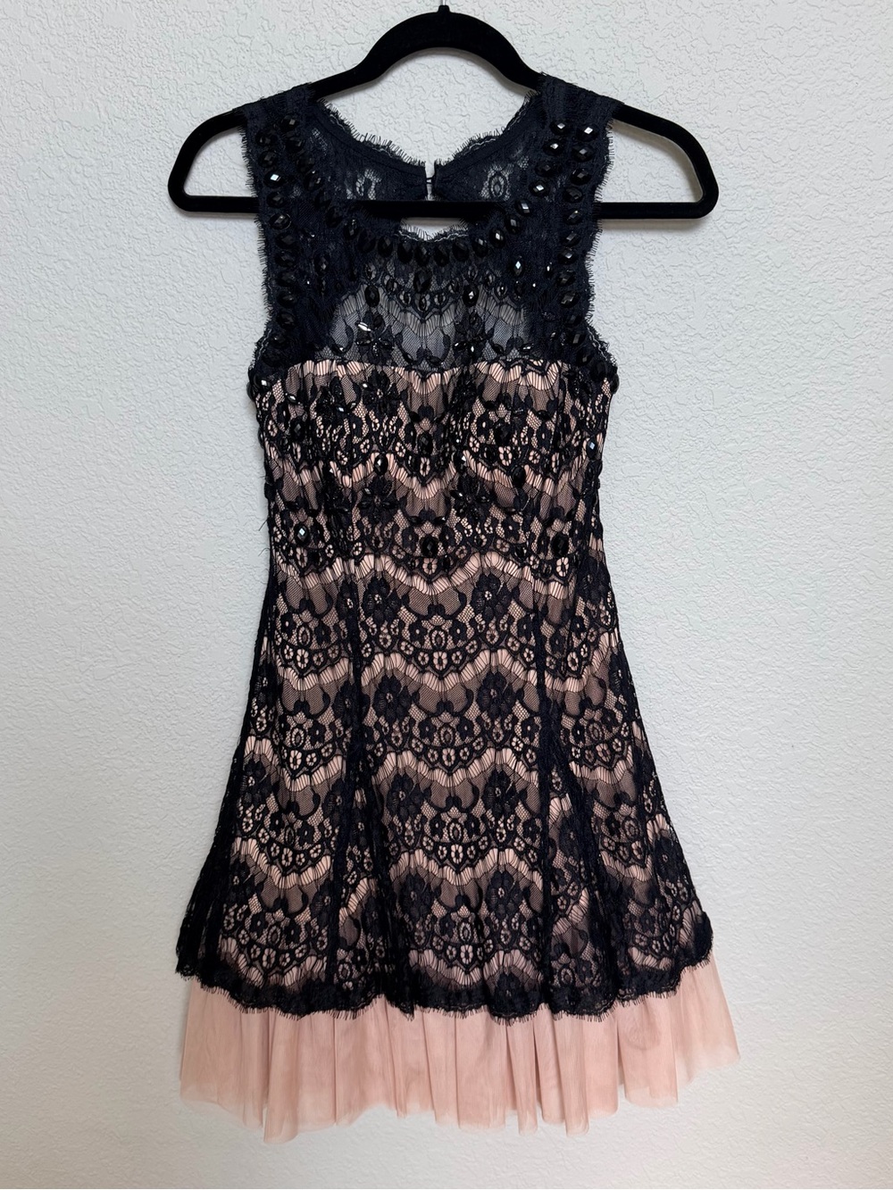 Betsy & Adam nude black lace-overlay tulle cocktail dress 6